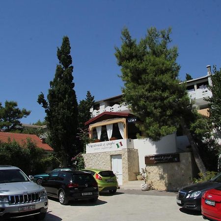 Novalja Guesthouse Economy Rooms מראה חיצוני תמונה